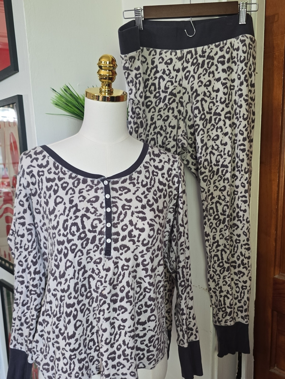Victoria's Secret Gray & Black Leopard Large Pajama Set